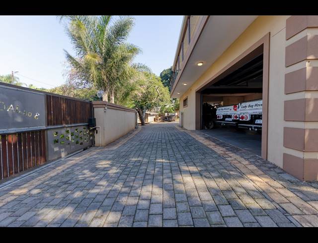 5 BEDROOM HOUSE FOR SALE IN BALLITO CENTRAL